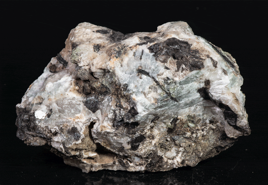 Fluorescent Sodalite Hackmanite, Ussingite