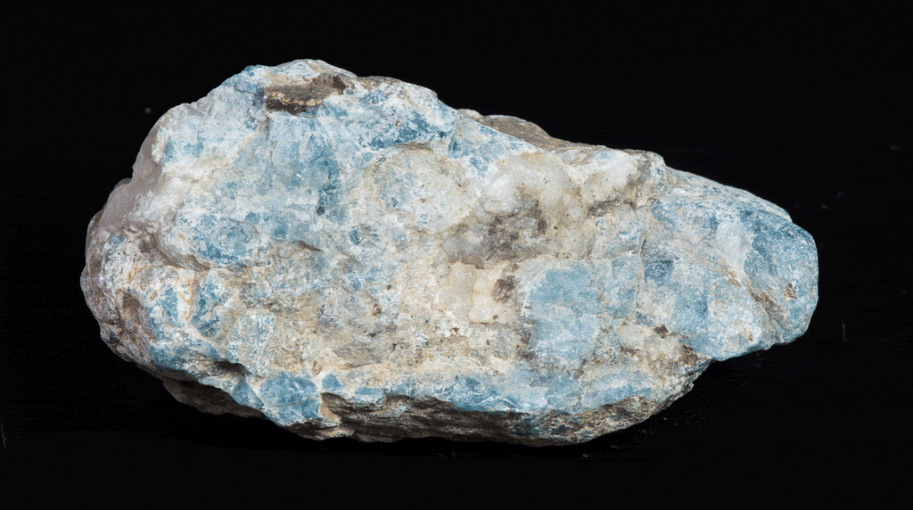 tenebrescent blue sodalite from greenland