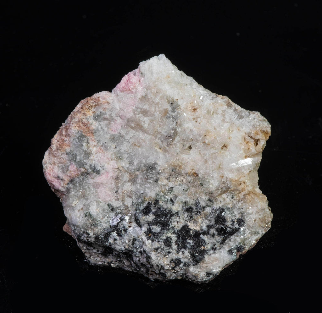Tenebrescent Pink Tugtupite from Greenland