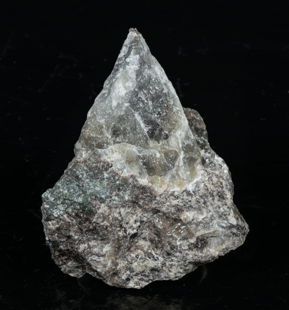 Very tenebrescent Sodalite var. Hackmanite from Greenland