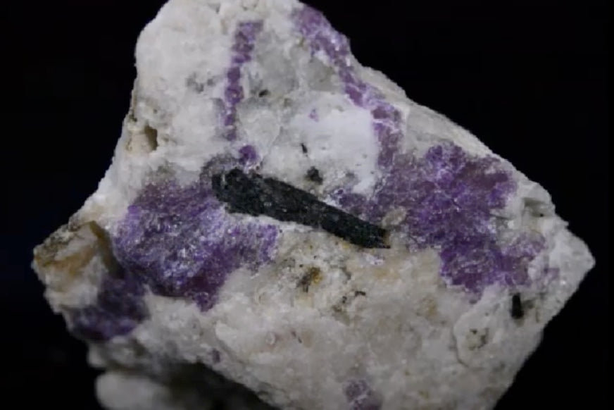 Greenland Sodalite Hackmanite - Quick Change Artist, Tenebrescent Champion