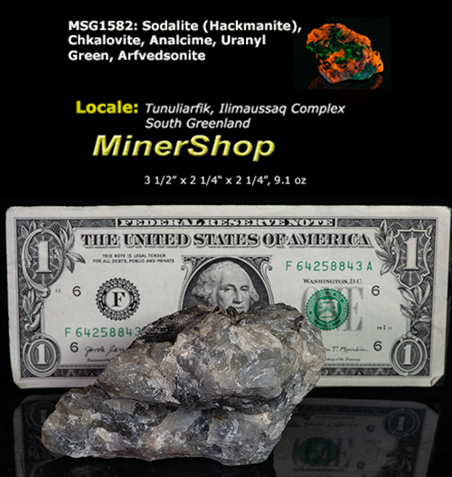 tenebrescent and fluorescent sodalite from greenland
