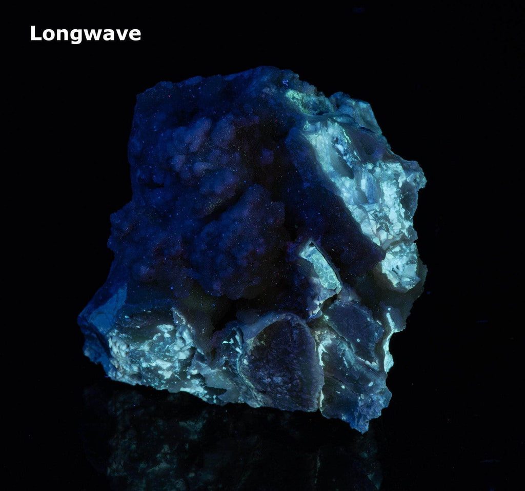 Honey Calcite Crystals on Fluorescent Chalcedony, white calcite from Spain