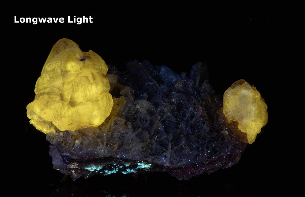 Fluorescent Cerussite Crystals on Barite