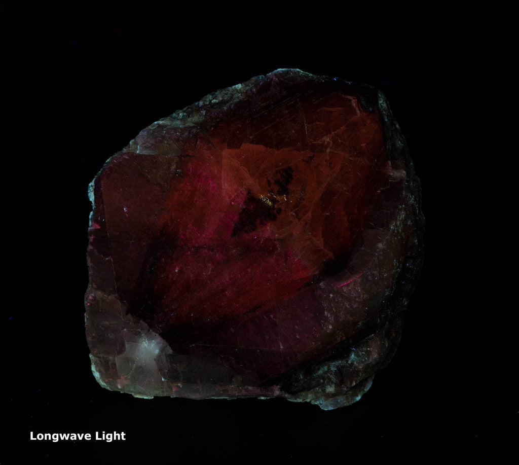 fluorescent red calcite
