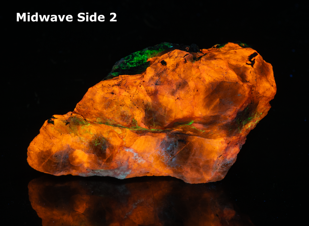 tenebrescent and fluorescent sodalite from greenland
