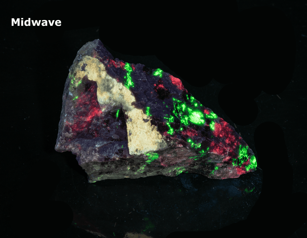 rare margarosanite fluorescent willemite prehnite from franklin mine new jersey