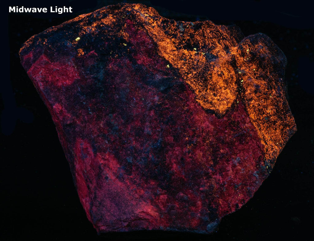 Svabite, Calcite under midwave UV light from Langban, Sweden