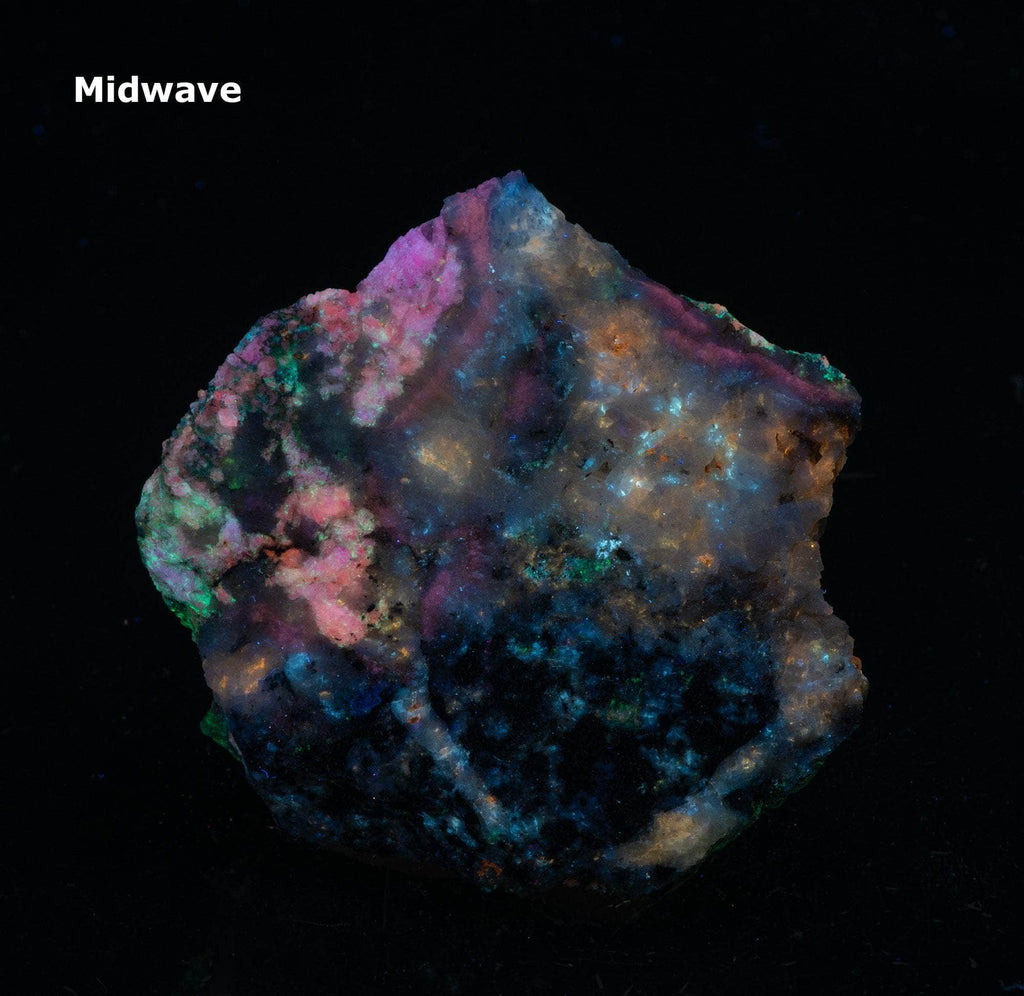 Tenebrescent Pink Tugtupite from Greenland