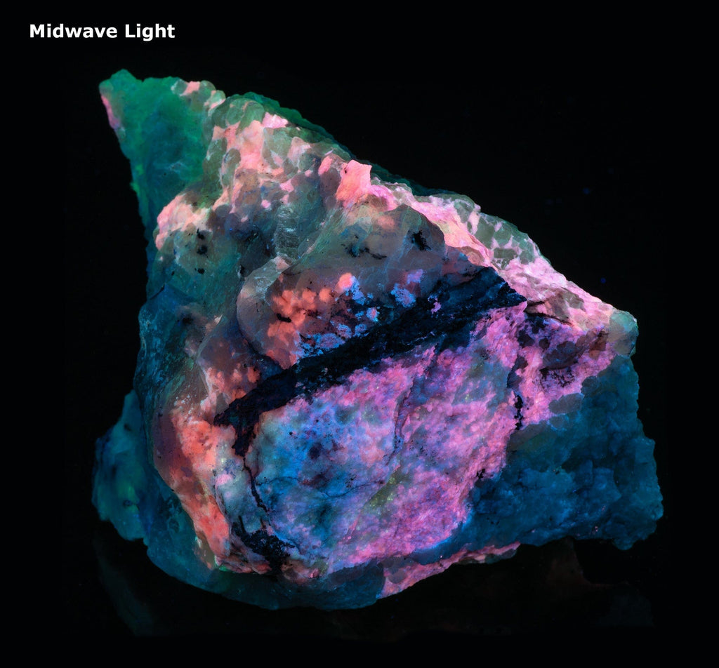 tugtupite mixed with what we believe is a special variety of chkalovite
