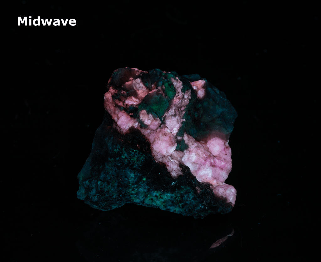 Tugtupite, Chkalovite, Minor Polylithionite from Greenland