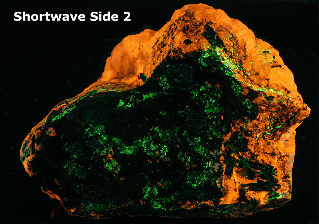 tenebrescent and fluorescent sodalite from greenland