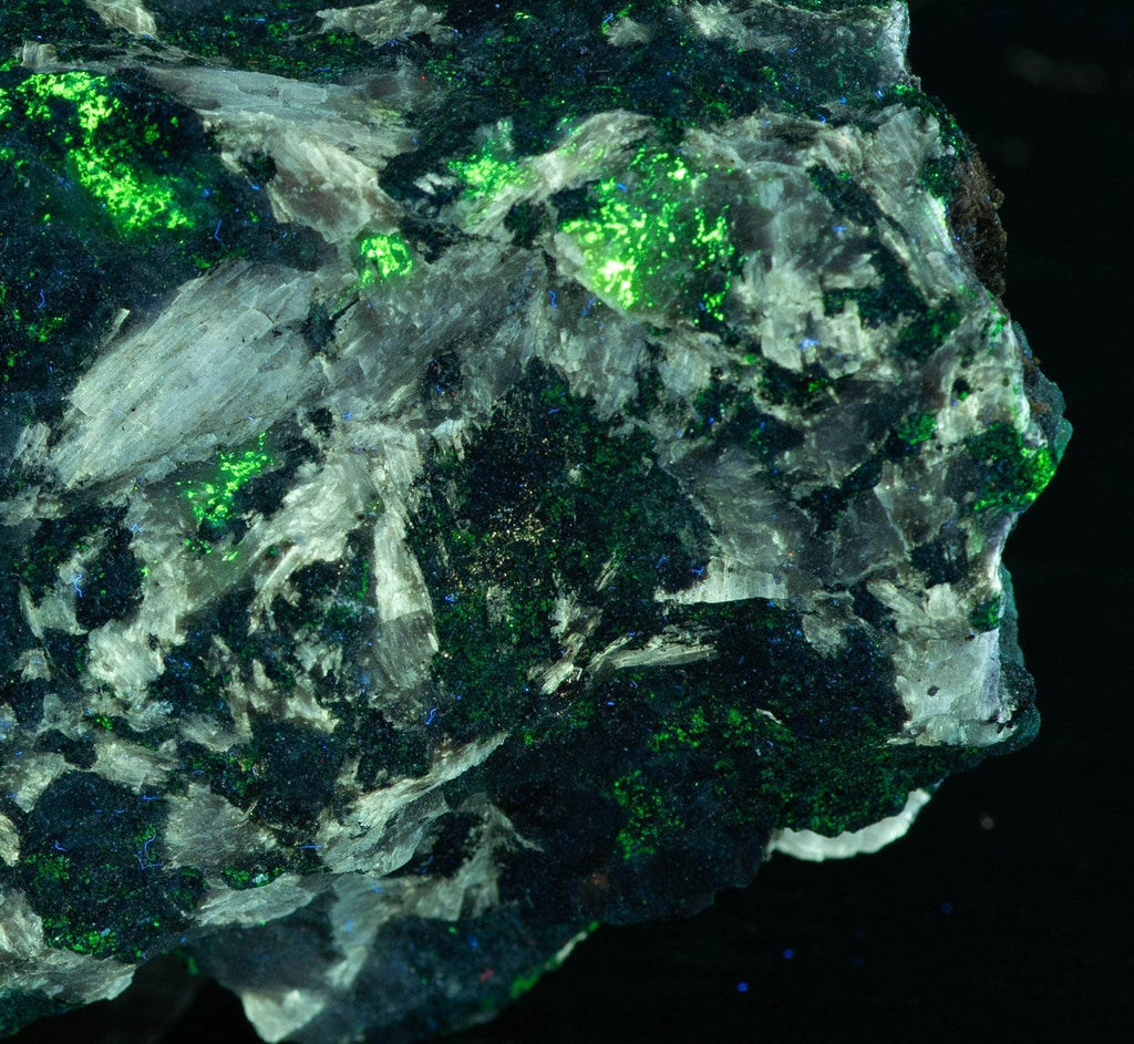 fluorescent sorensenite crystals from greenland