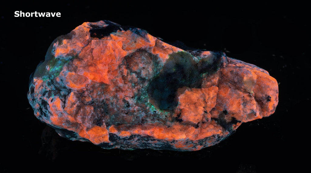 tenebrescent blue sodalite from greenland
