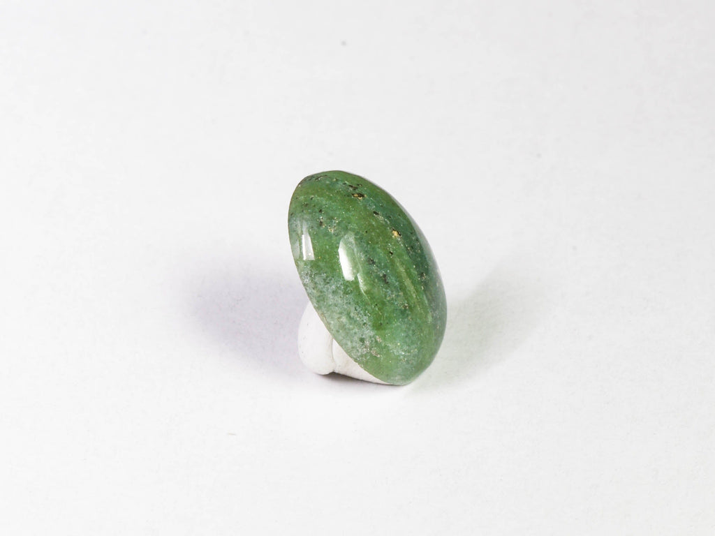 A cabochone of greenlandite or green aventurine