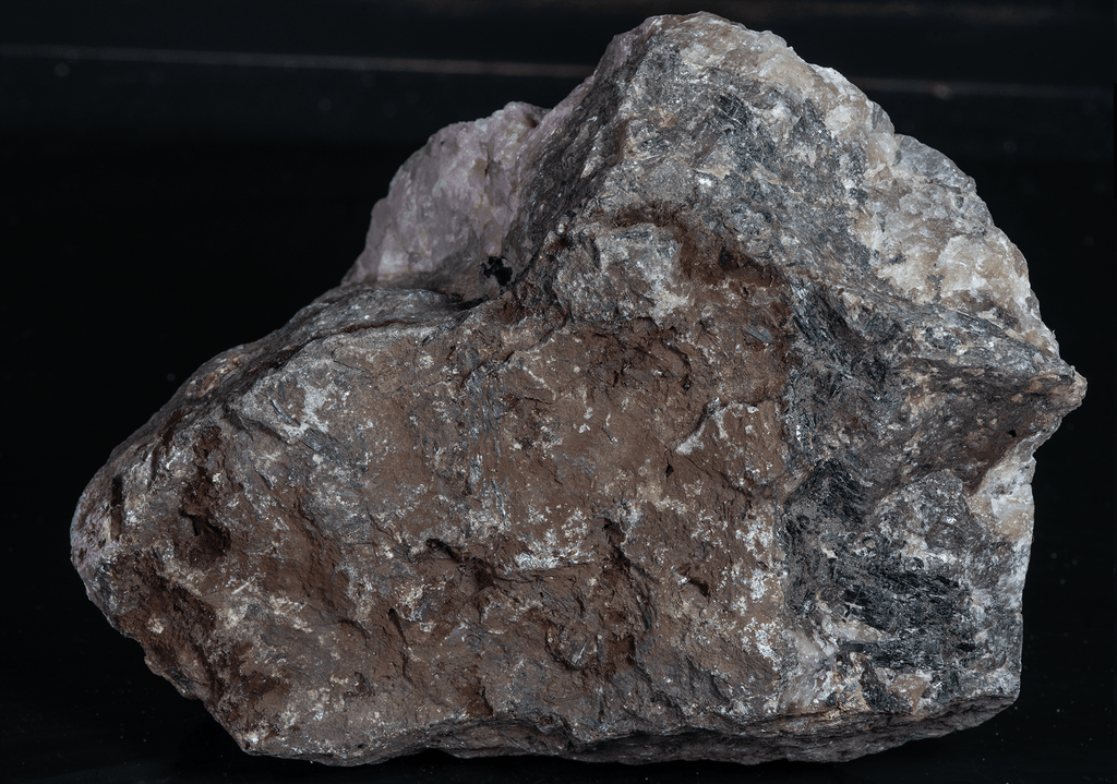 tenebrescent and fluorescent sodalite from greenland