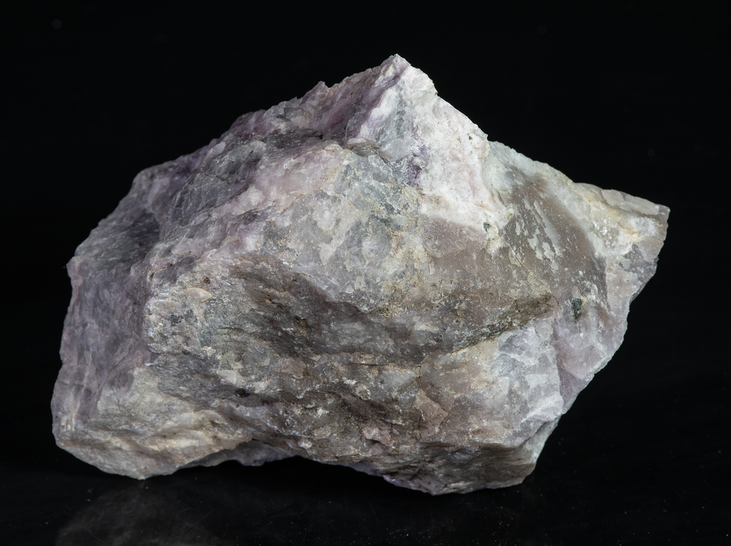 tenebrescent and fluorescent sodalite from greenland