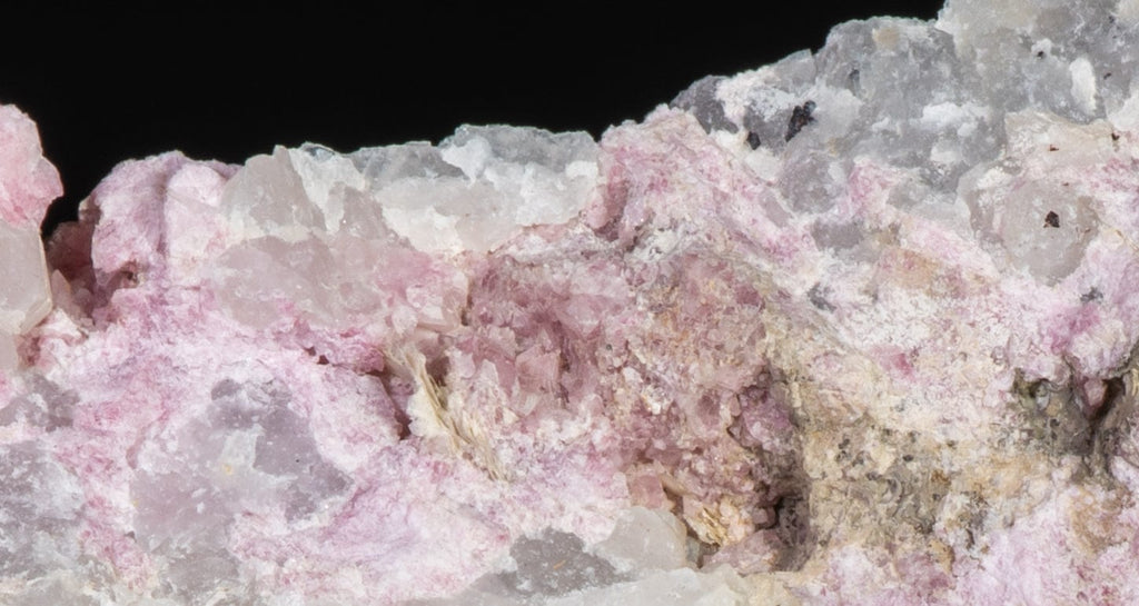tugtupite mixed with what we believe is a special variety of chkalovite
