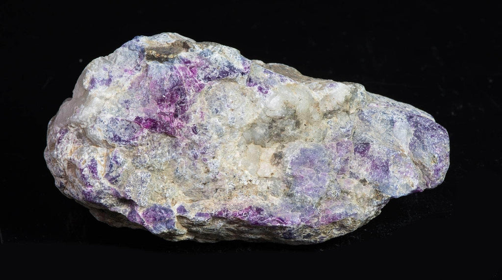 tenebrescent blue sodalite from greenland