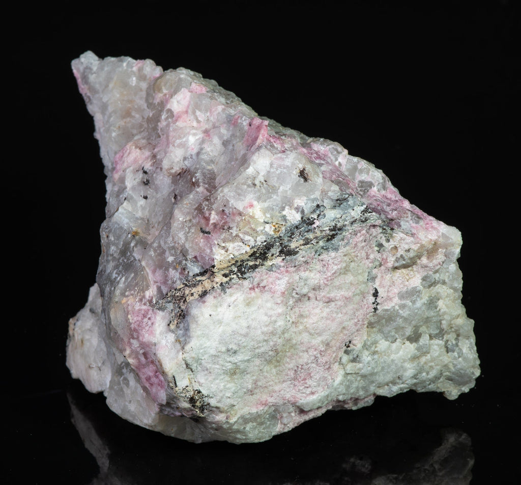 tugtupite mixed with what we believe is a special variety of chkalovite