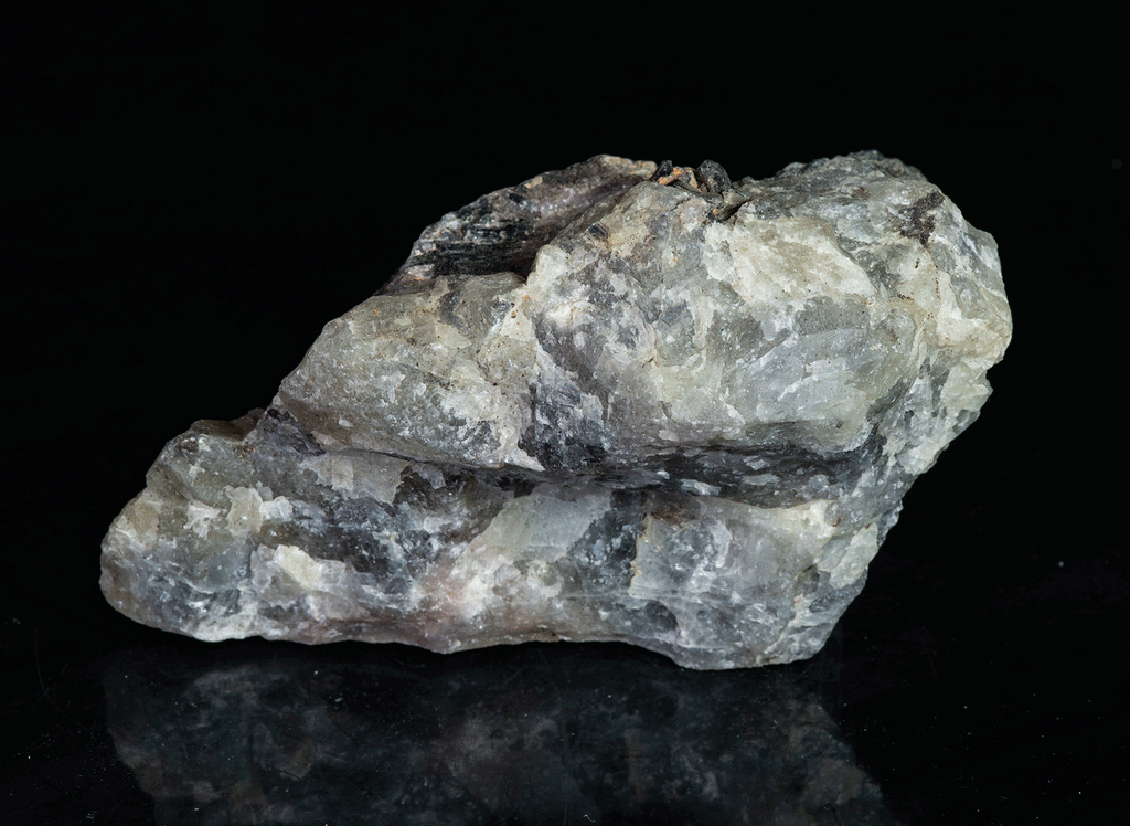 tenebrescent and fluorescent sodalite from greenland