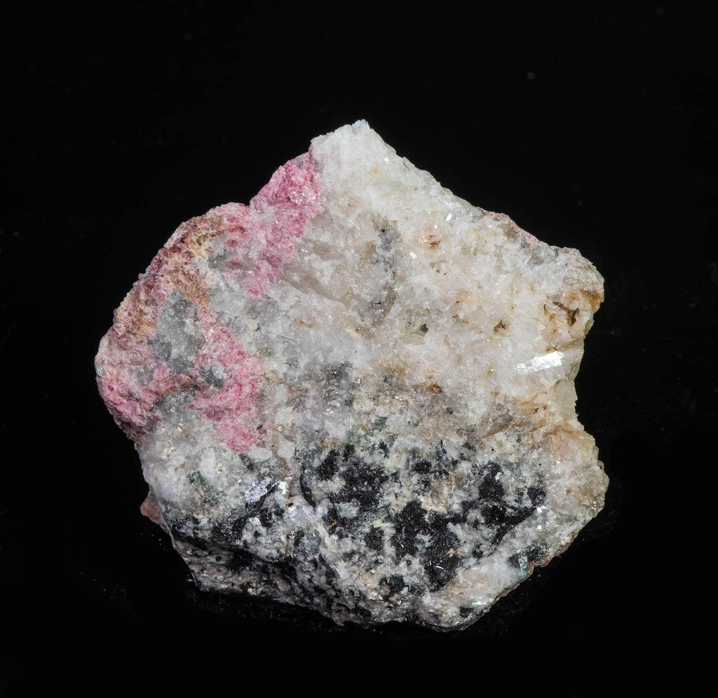 Tenebrescent Pink Tugtupite from Greenland