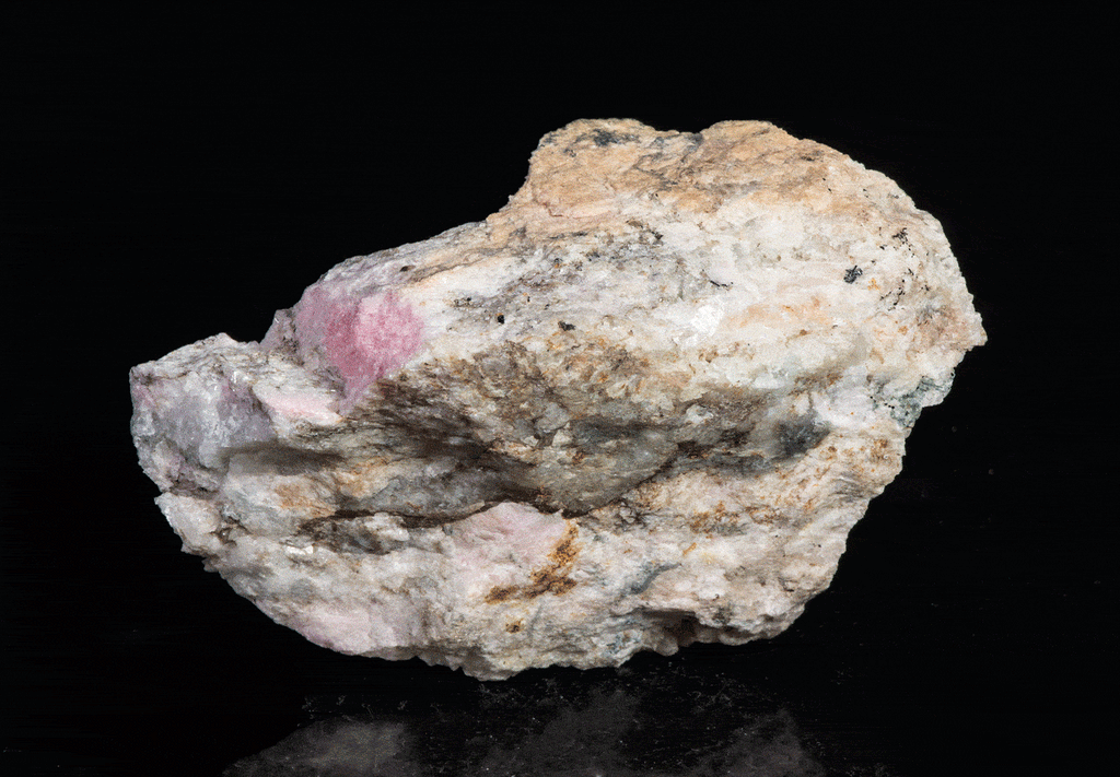 Tenebrescent Pink Tugtupite from Greenland