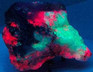Tugtupite under shortwave UV light