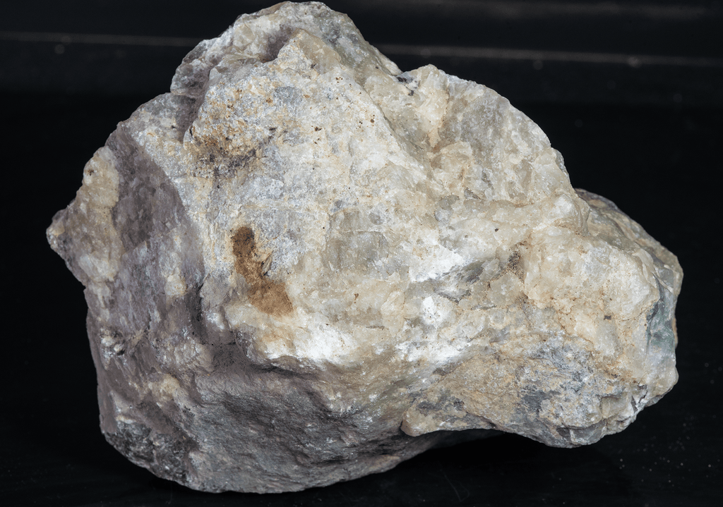 tenebrescent and fluorescent sodalite from greenland