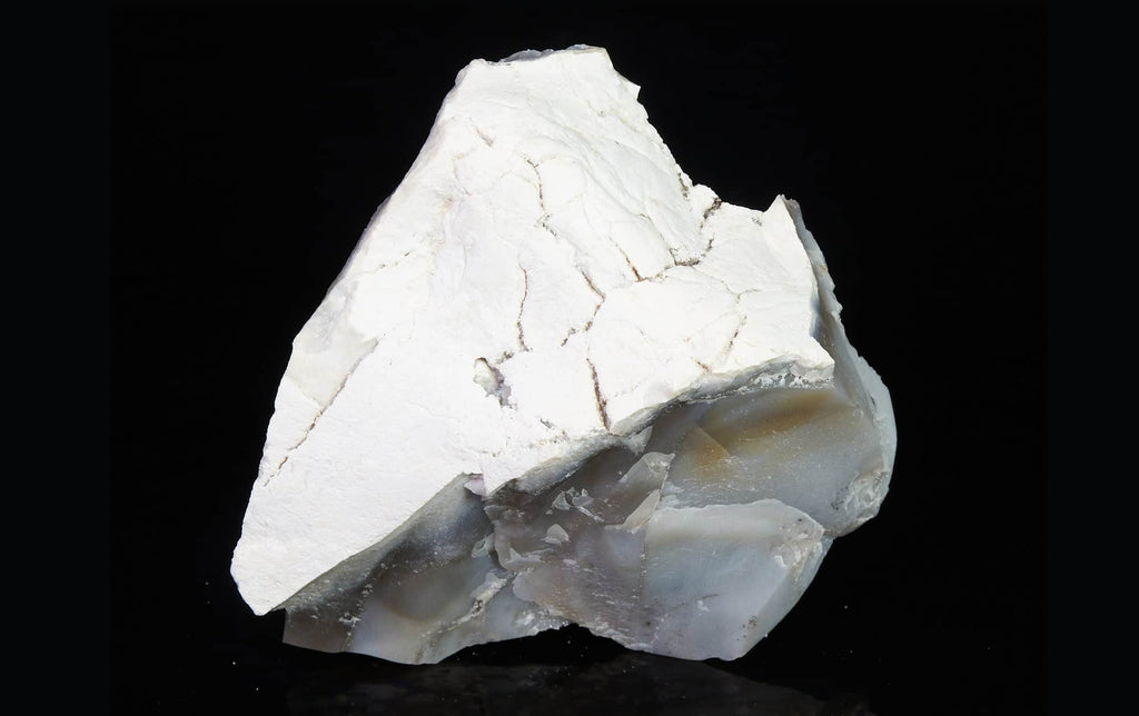 Beautifully bright green uv reactive piece of chalcedony