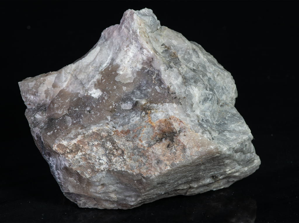 tenebrescent and fluorescent sodalite from greenland