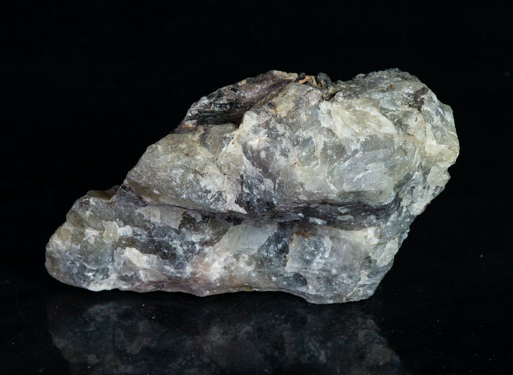 tenebrescent and fluorescent sodalite from greenland