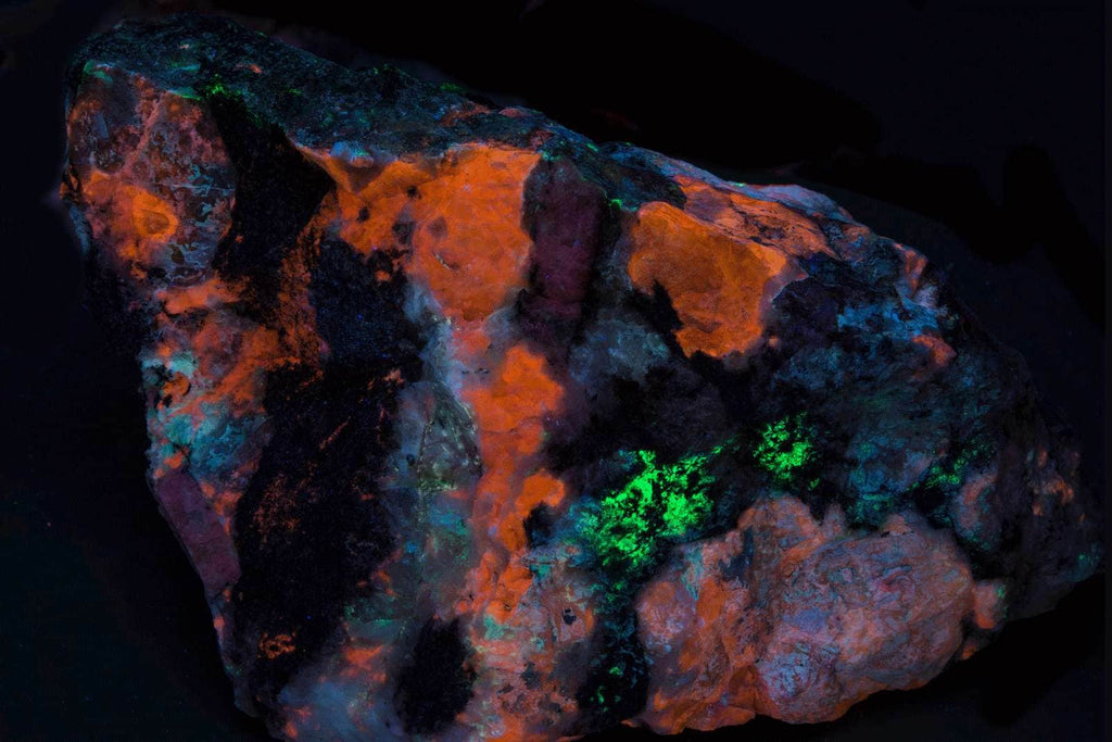 Yellow sodalite hackmanite