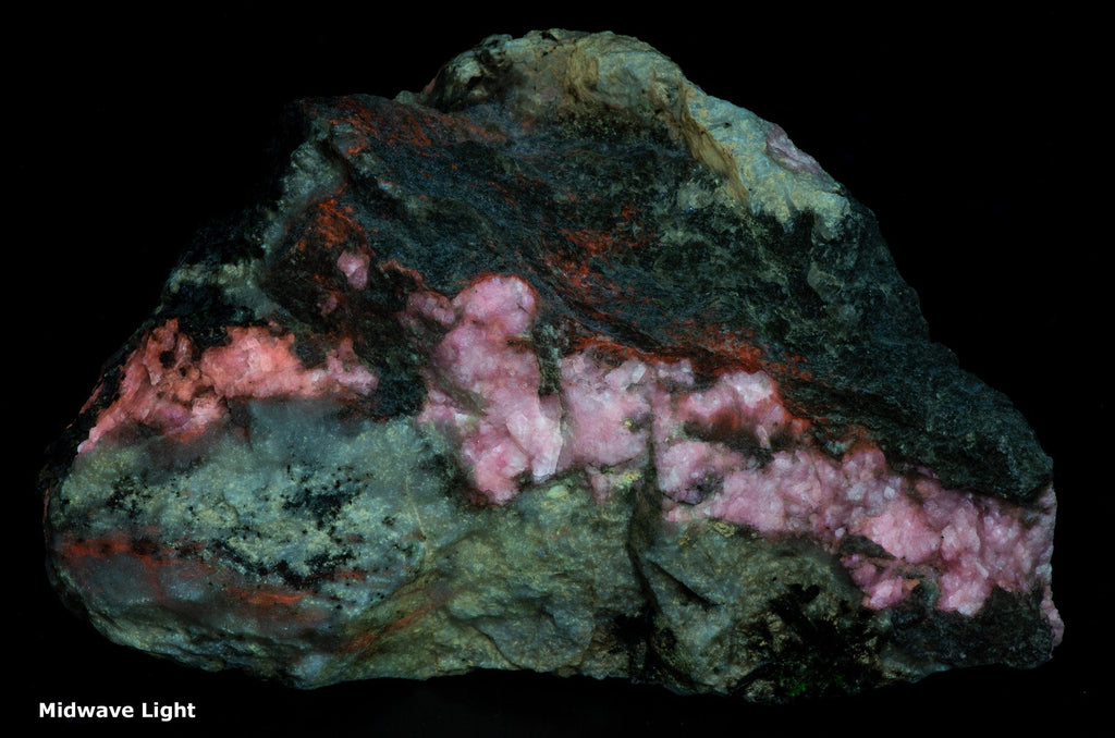 Gemmy tugtupite with polylithionite specimen