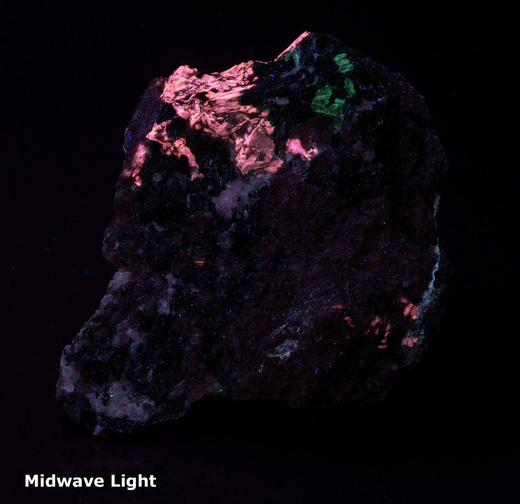 Agrellite, Eudialyte, Feldspar - Canada