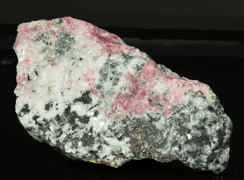 Tugtupite (Gemmy), Leucophanite - Greenland