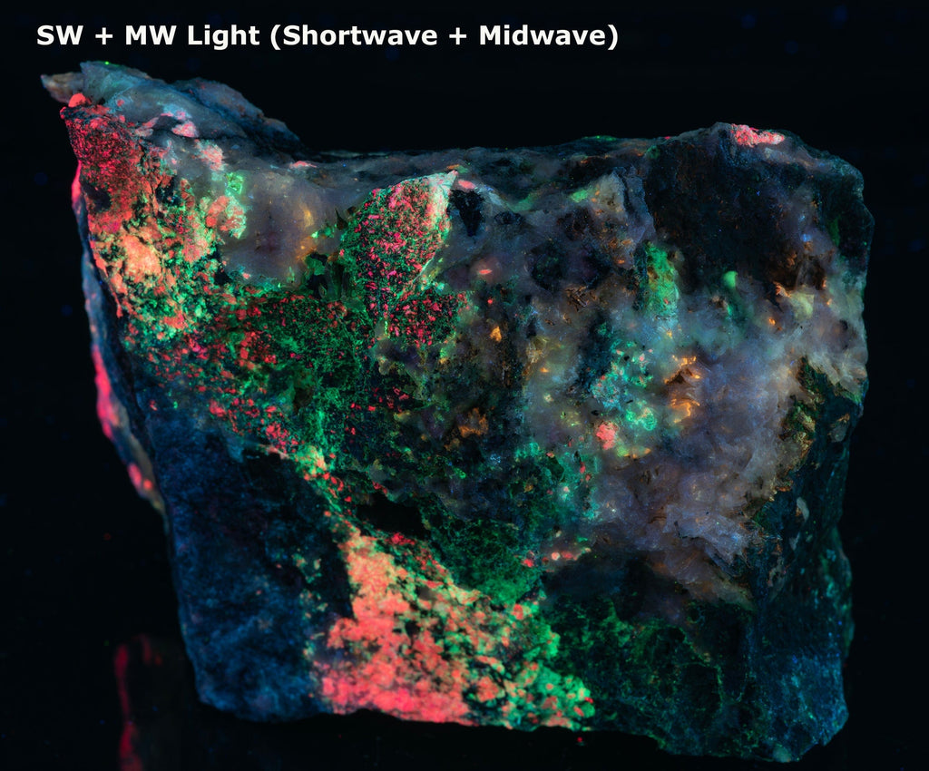 Tugtupite, Chkalovite - Greenland