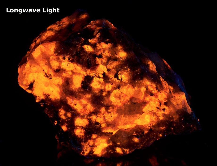 Fantasy Rock - Analcime, Tugtupite, Chkalovite, Sodalite